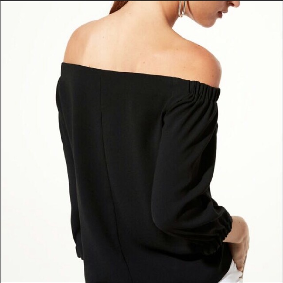 Aritzia Babaton Rodrigo Blouse - Picture 2 of 3